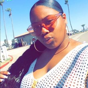 Meet your Posher, Mia